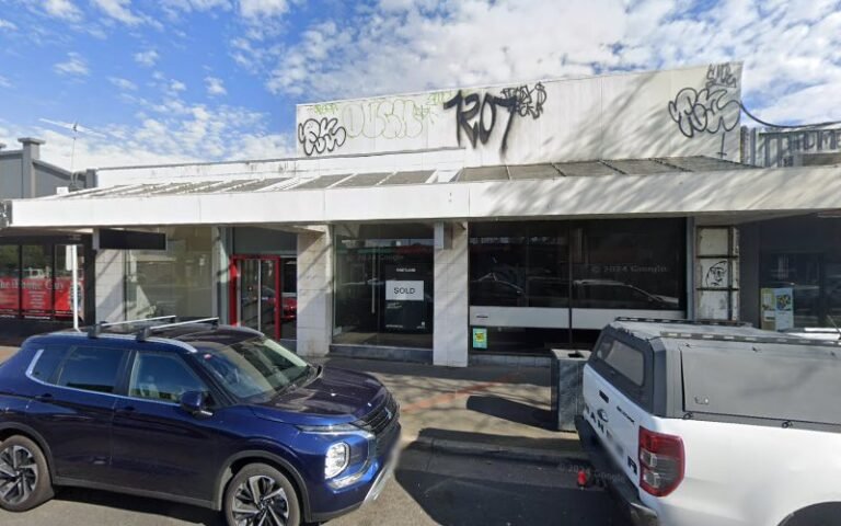 Salvos Stores Belmont – 176 High St - charity shop in Belmont