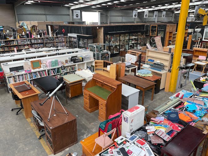 Recycle Warehouse Bell Park - charity shop in Bell Park