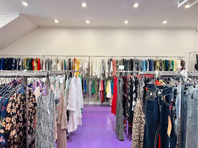 SwapUp Crows Nest - charity shop in Crows Nest