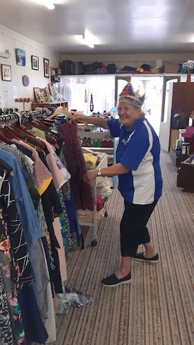 Monto Adra charity shop - charity shop in Monto