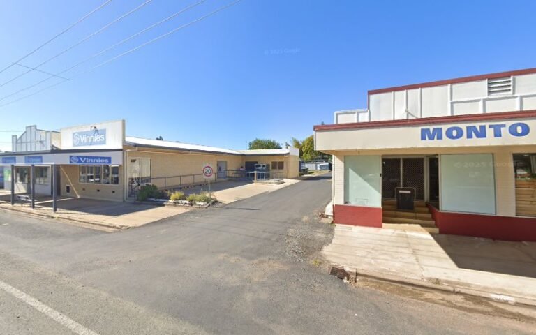 Vinnies Monto - op shop in Monto