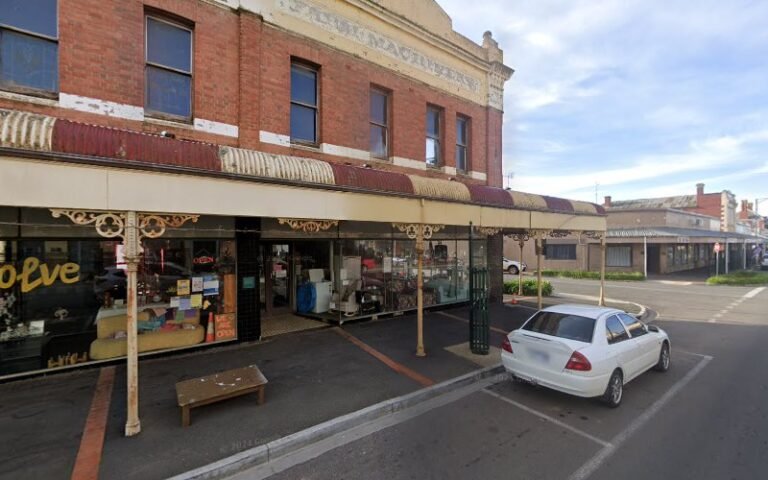 Evolve Op shop St Arnaud