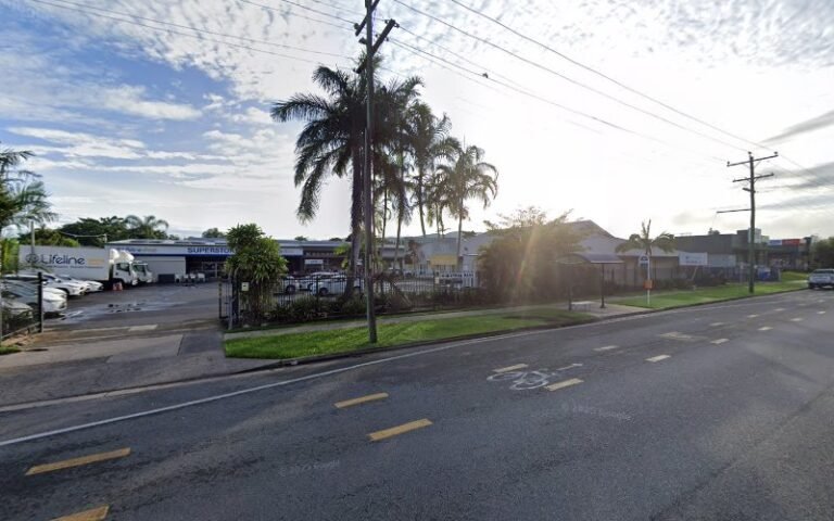 Lifeline Cairns Warehouse and Donations Pick-up Bungalow – 190 Aumuller St - charity shop in Bungalow