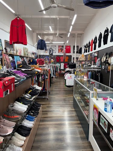 Finders Keepers Boutique Op Shop Penrith Store