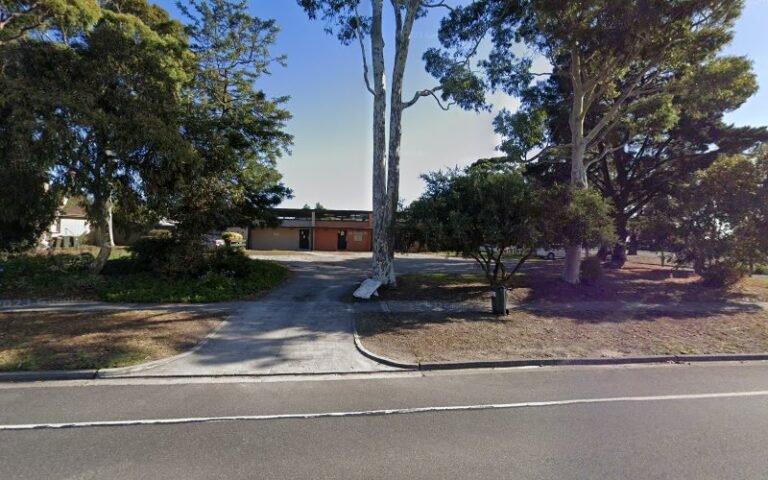 St John’s charity shop Frankston North - charity shop in Frankston North