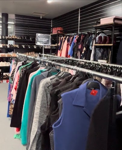 Lifeline Gippsland Shop – Traralgon - charity shop in Traralgon
