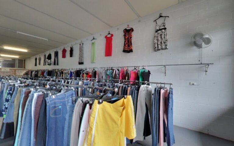 Southern Clothing Co. Oak Flats - charity shop in Oak Flats