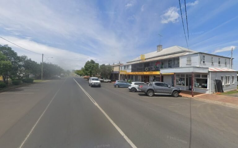 Darling Downs Community shop (Op-Shop) Clifton - charity shop in Clifton