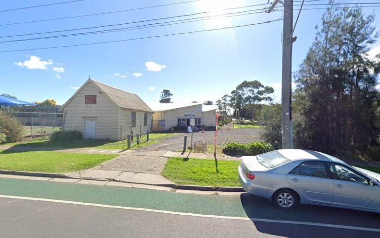 Christ Church Anglican Church Opportunity Shop Melton - op shop in Melton