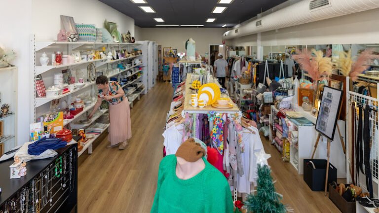 Family Life: Rosebud Opportunity Shop