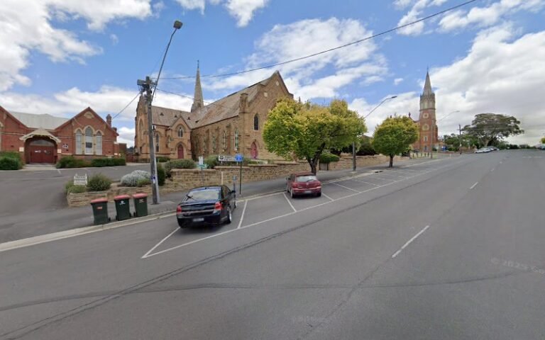 The Red Dove Op Shop Bendigo