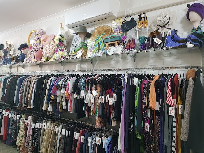 Bunnyhole Vintage Ballina - op shop in Ballina