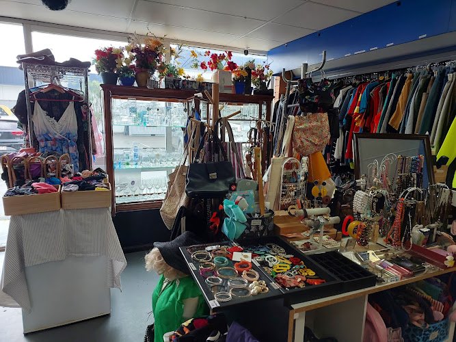Birch Foundation OP Shop Bundall - charity shop in Bundall