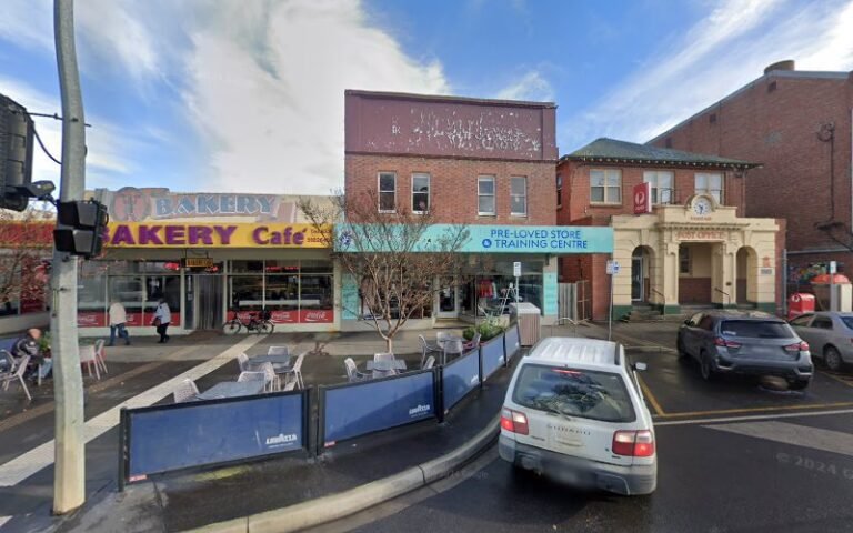 Mirridong Pre-Loved Goods Yarram - op shop in Yarram