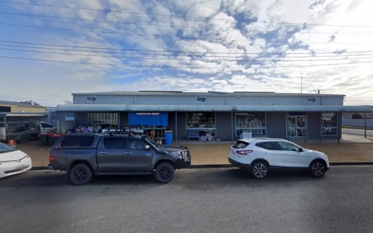 Youth Opportunity Shop Cobram - op shop in Cobram