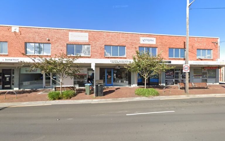 Anglicare charity shop -Unanderra - charity shop in Unanderra