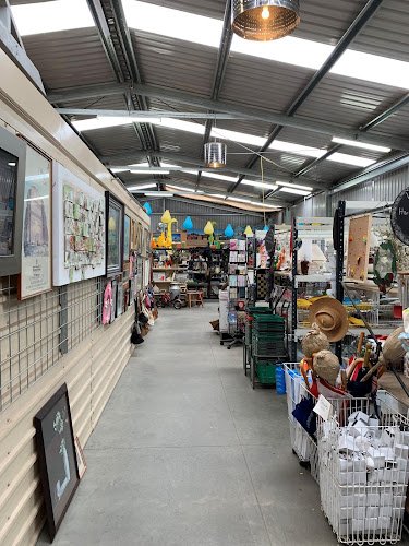 Second Chance Re-use Shop Mornington - op shop in Mornington
