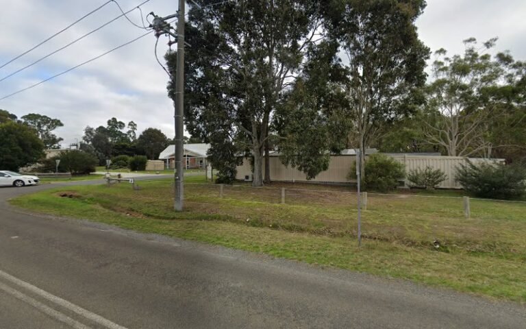 Bairnsdale Uniting Church Friendship Shed and Opportunity Shop Lucknow - op shop in Lucknow