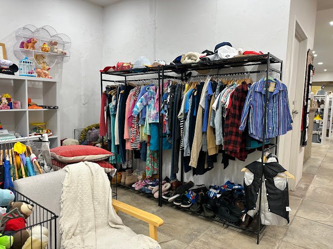 Lifeline Shop Moonee Ponds - charity shop in Moonee Ponds