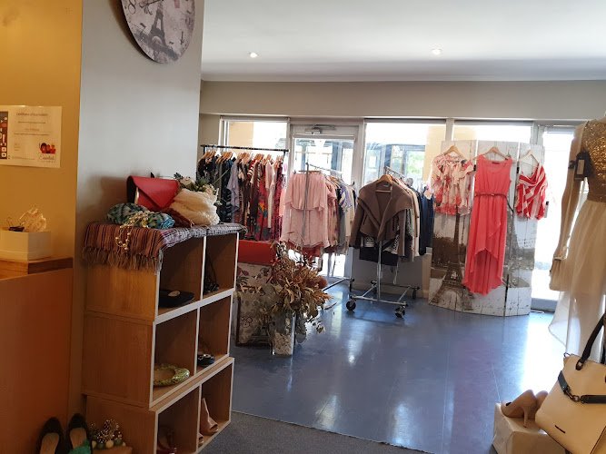 Threads Boutique charity shop Perth - charity shop in Perth