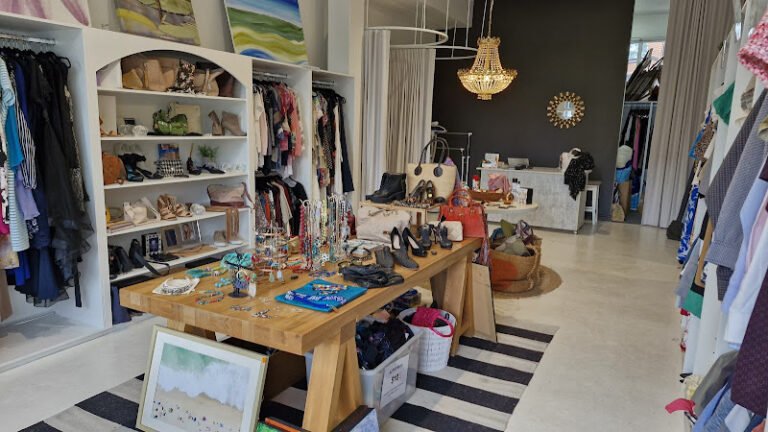 Resilience Circle Shop Mona Vale - charity shop in Mona Vale