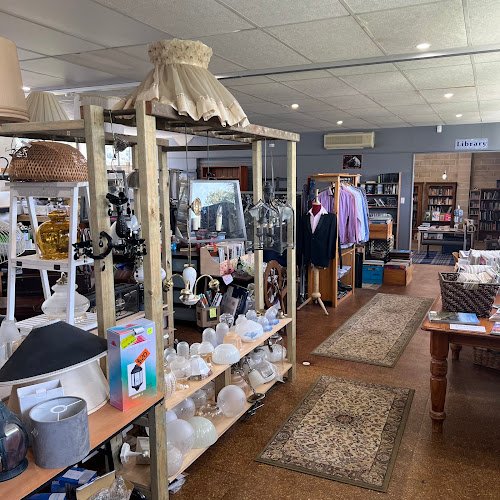 Steven Walter Children’s Boutique Op-Shop Katoomba