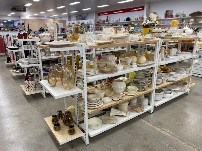 Salvos Stores Roxburgh Park - charity shop in Roxburgh Park