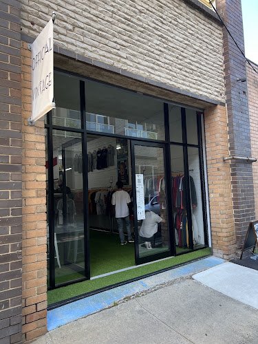 Official Vintage - op shop in Prahran