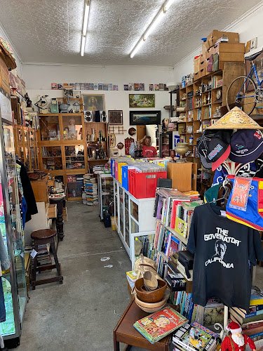 Deaccessioned - charity shop in Brunswick West