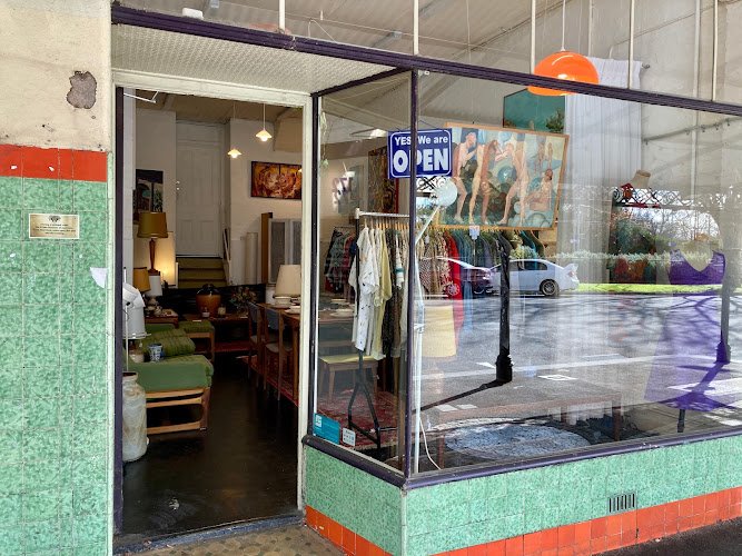 Trouve Vintage - op shop in Carlton